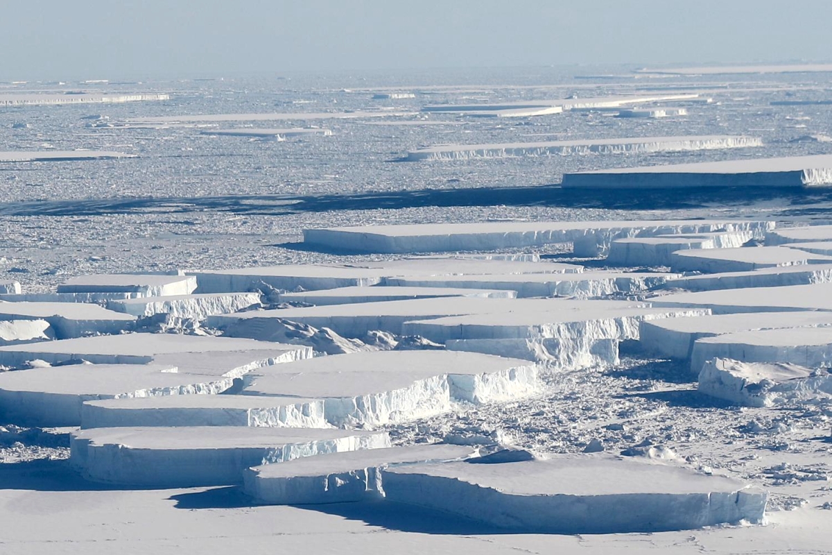 New study finds early warning signs prior to 2002 Antarctic ice shelf collapse 
